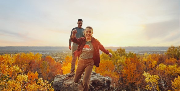 4 Breathtaking Hikes in Wisconsin's Bluffs (And Where to Eat After)