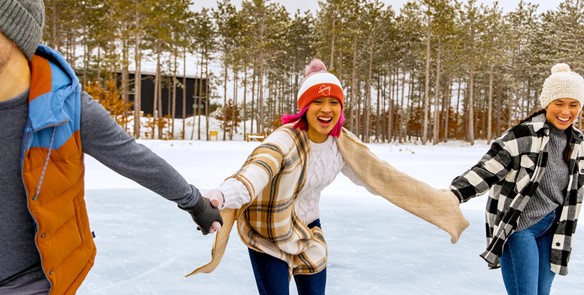 6 Spectacular Ice Skating Spots in Wisconsin