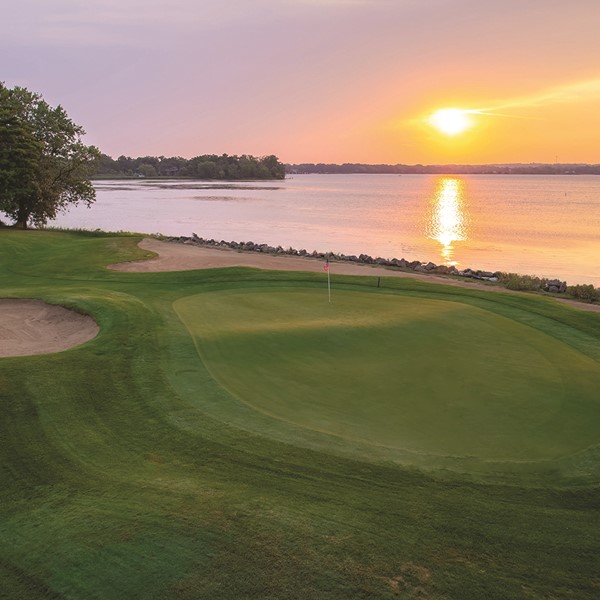 Lakeside Links Retreat Package