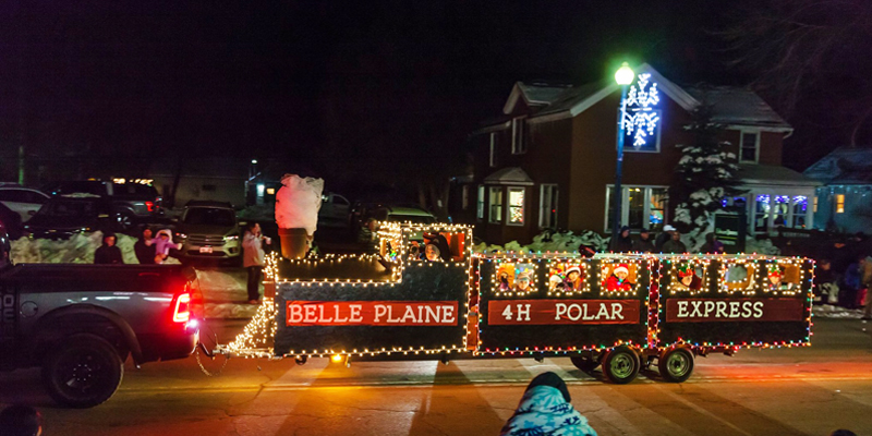 When Is The 2022 Lomira Wi Christmas Parade Downtown Shawano Santa Parade | Travel Wisconsin