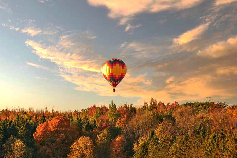 hot air balloon ride in fall