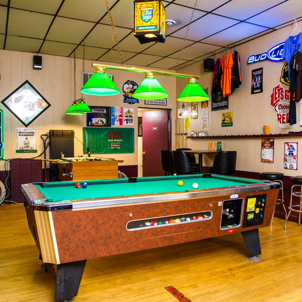 Douglas' Big Dog Saloon | Travel Wisconsin