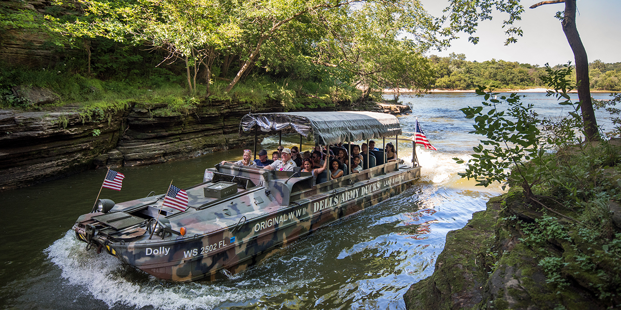 dells-army-duck-tours-travel-wisconsin